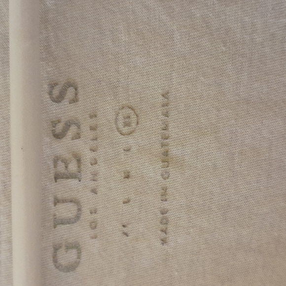 GUESS TSHIRT - Picture 2 of 3